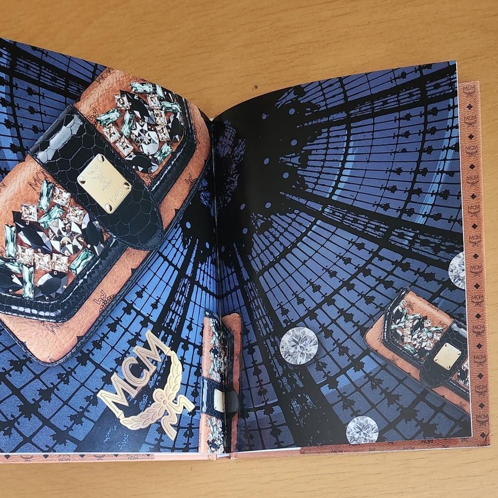 Assouline –  MCM: Cognac Visetos Collection (2010) - Picture 13 of 16